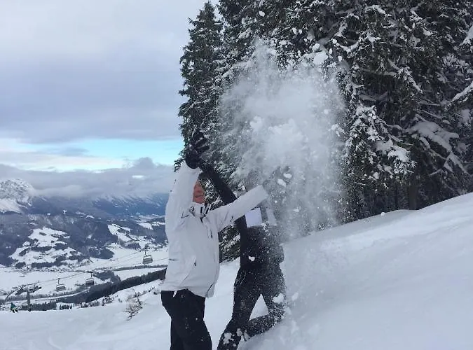 Deluxe Alpenkrone Апартаменты *